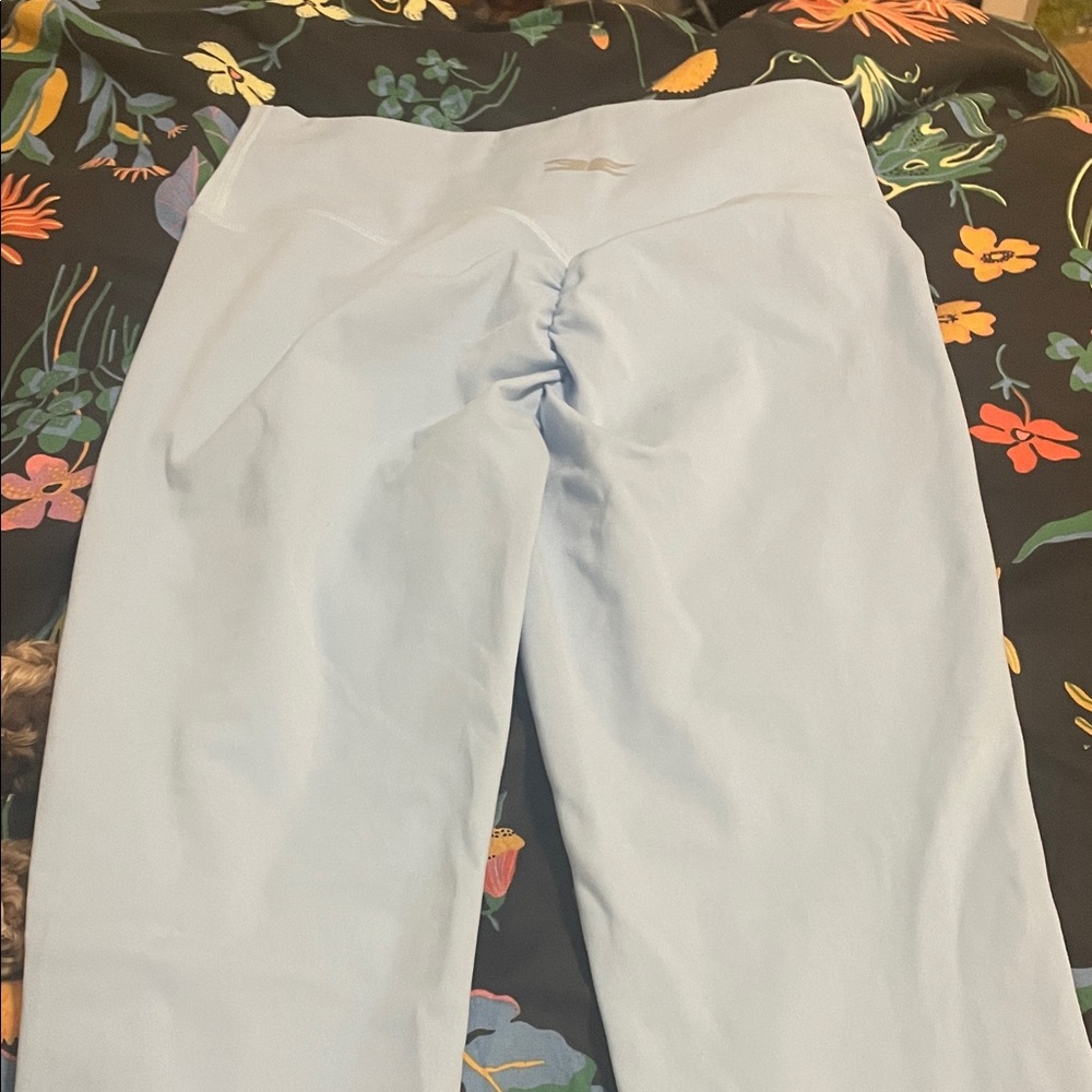 Light Blue Leggings with Ruched Back - Women Elite Eleven size M